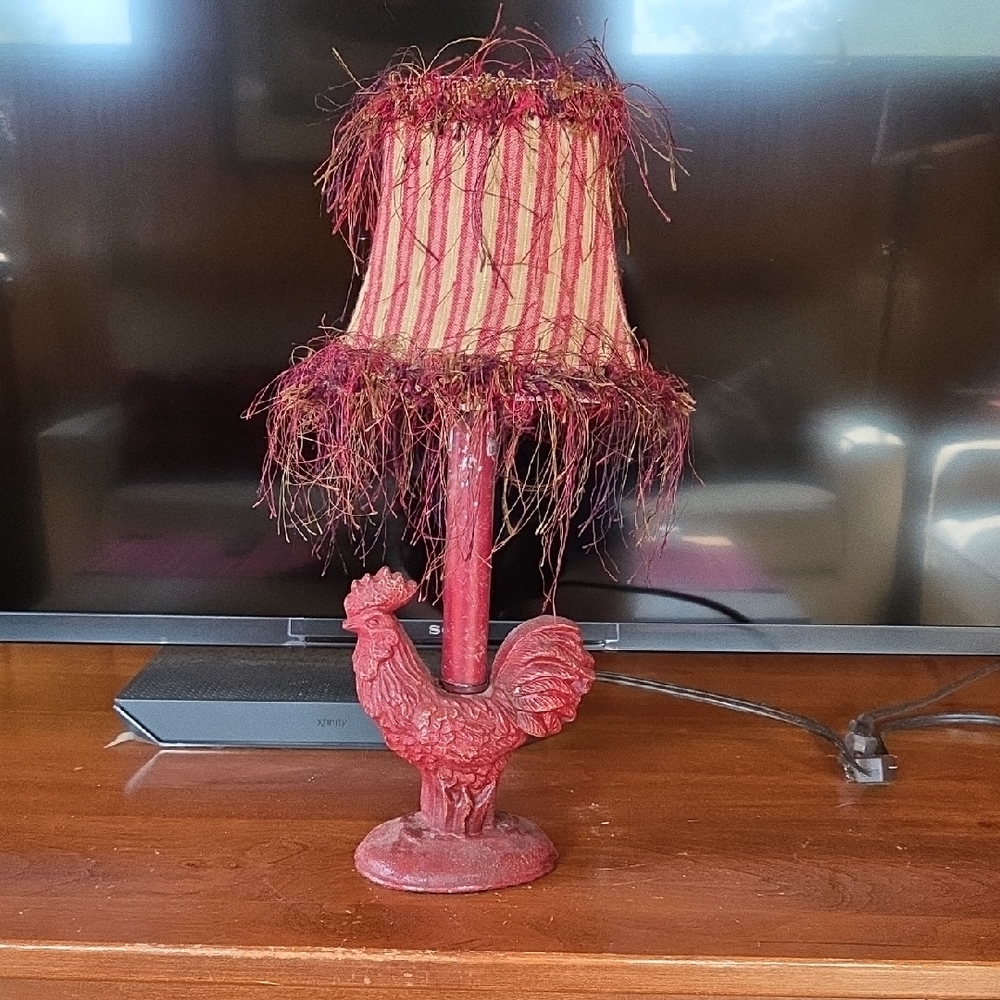 Red Rooster Table Lamp with Fringed Shade